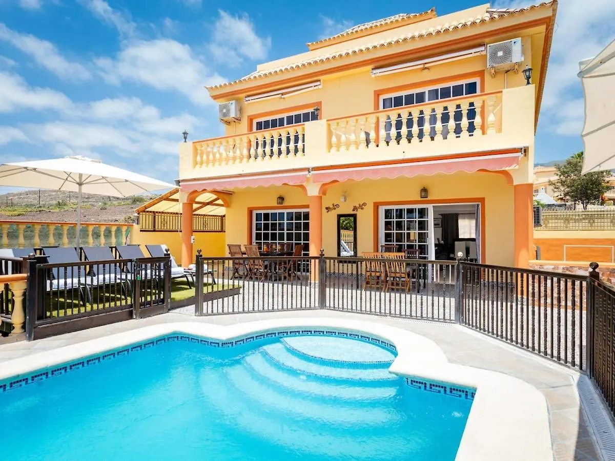 Luxury Villa Luna With Private Pool location